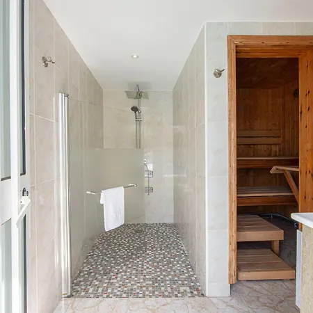 Con Piscina Privada Hébergement de vacances